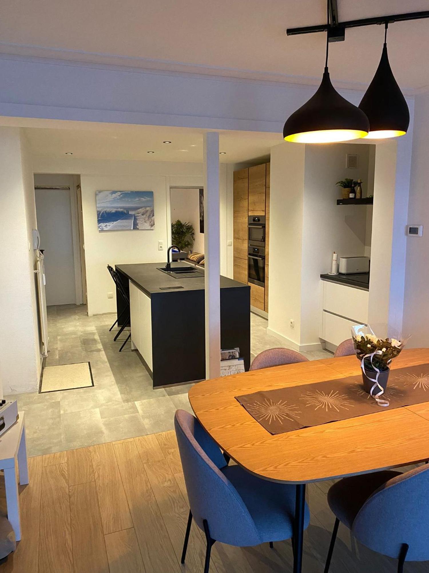 Spacious Apartment With Sea View Oostende Buitenkant foto